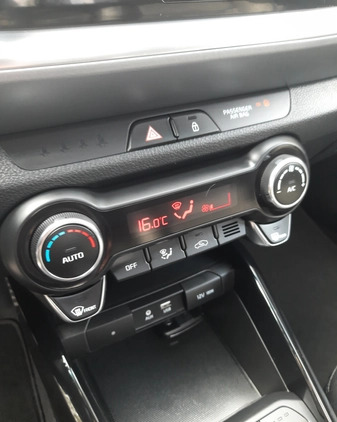 Kia Stonic cena 59900 przebieg: 78000, rok produkcji 2018 z Pabianice małe 781